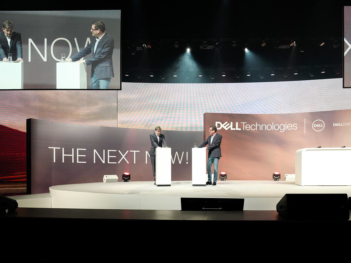 Impuls-Summit The Next Now: Speaker auf der Stage © Eventagentur justZARGEScommunicate!