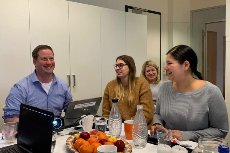 Teammeeting in München: Spaß bei interner Schulung