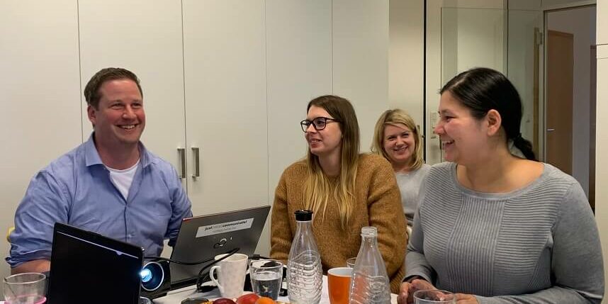 Teammeeting in München: Spaß bei interner Schulung