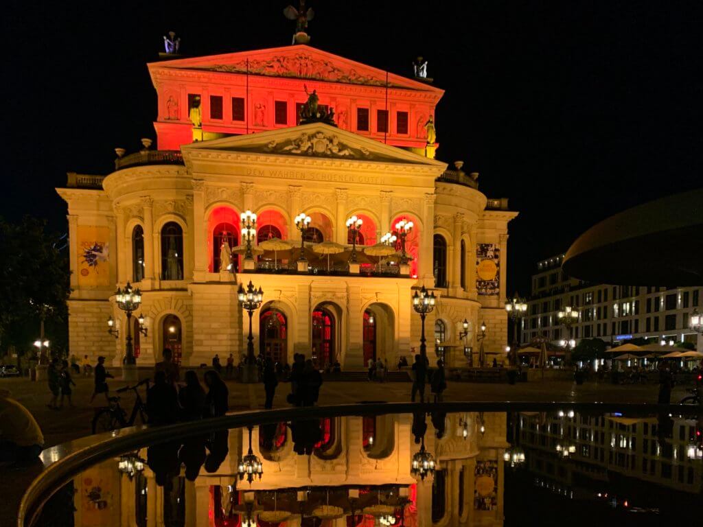 Night of Light 2020 - Hilferuf der Eventbranche - justZARGEScommunicate an der alten Oper in Frankfurt