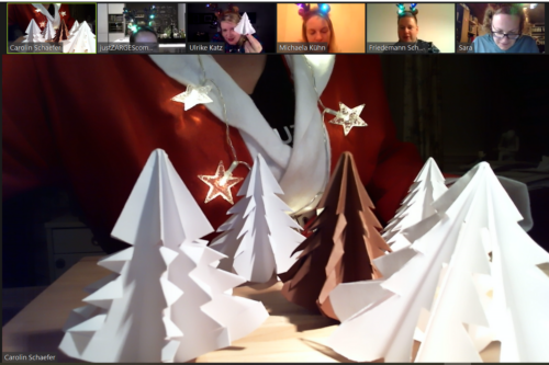 Virtuelles Teammeeting - Wir basteln zusammen einen Tannenbaum © Marketingagentur justZARGEScommunicate!
