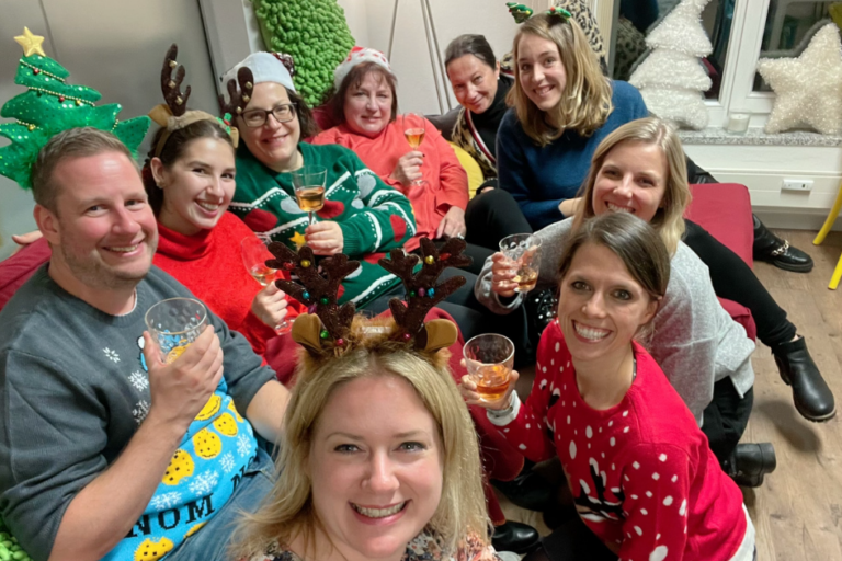 Agenturpause zu Weihnachten 2022 bei der Marketingagentur justZARGEScommunicate - Das Team 2022 sagt Danke!