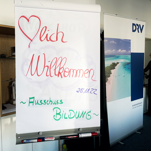 Ulrike Katz ist im Ausschuss Bildung im Deutschen Reiseverband (DRV) aktiv. © justZARGEScommunicate!, Ulrike Katz Ulrike Katz ist im Ausschuss Bildung im Deutschen Reiseverband (DRV) aktiv. © justZARGEScommunicate!, Ulrike Katz
